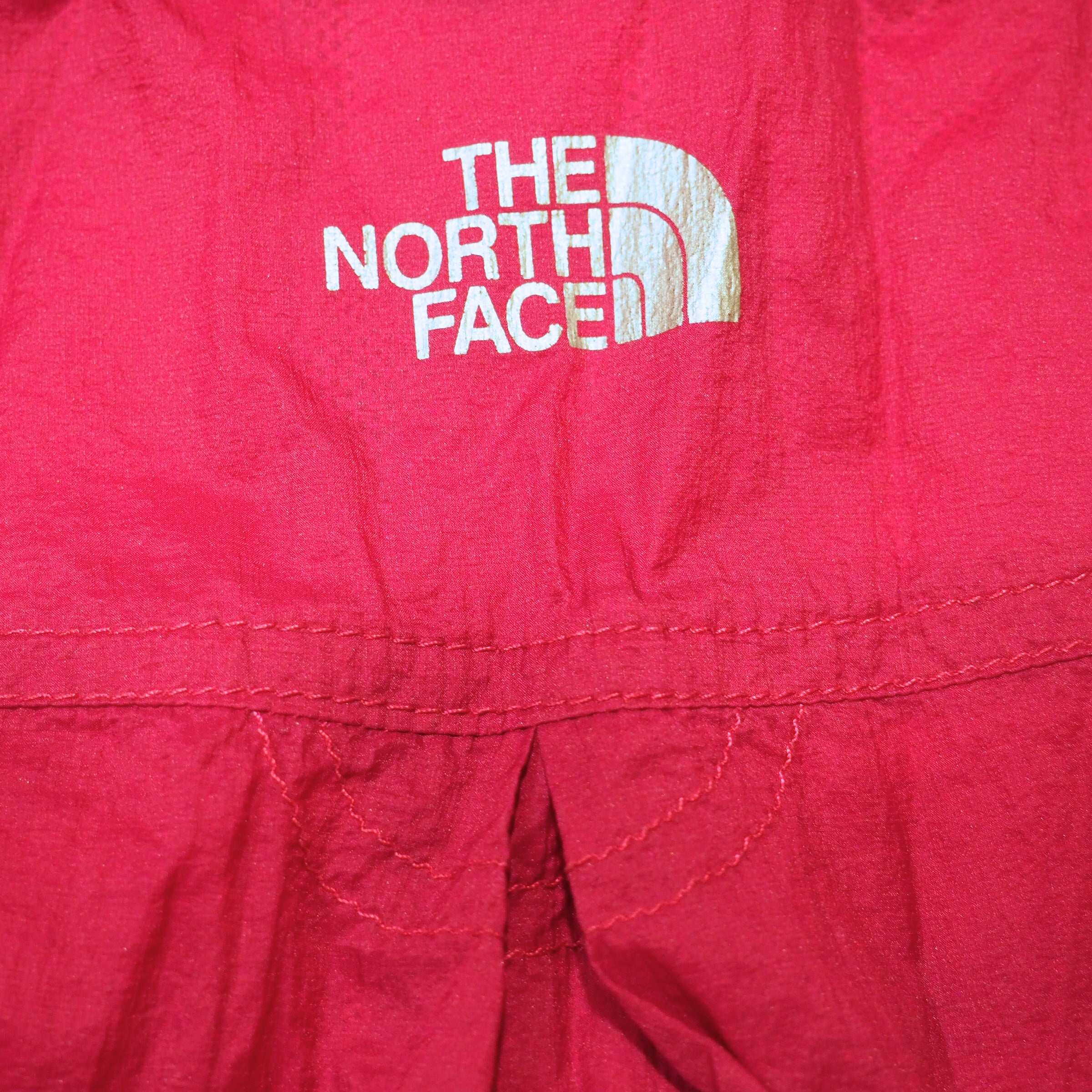 The North Face Crepe Windbreaker Rain Jacket Bordeaux Womens Medium