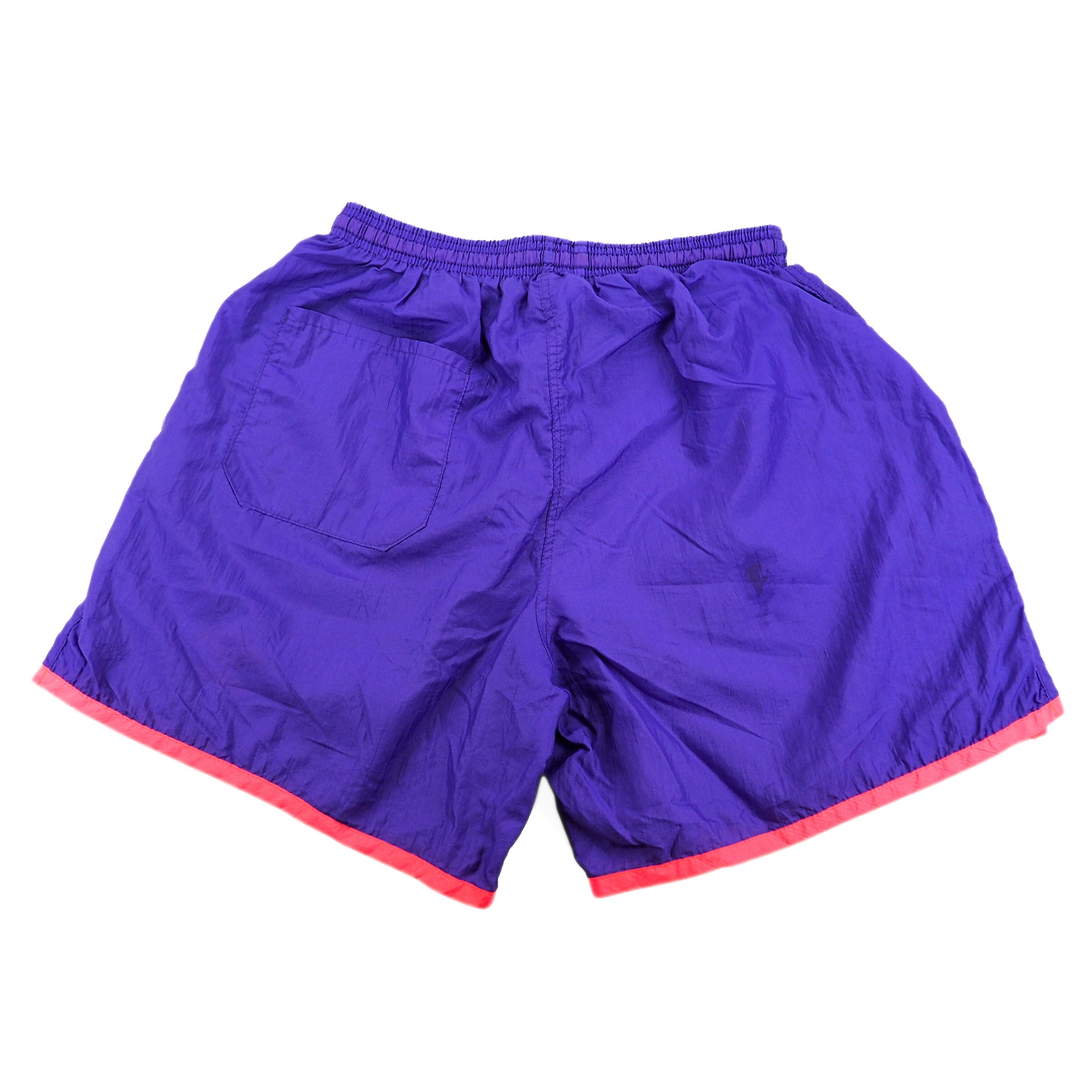 Vintage 90s Clothing: Authentic Streetwear, Sportswear & Graphic Tees